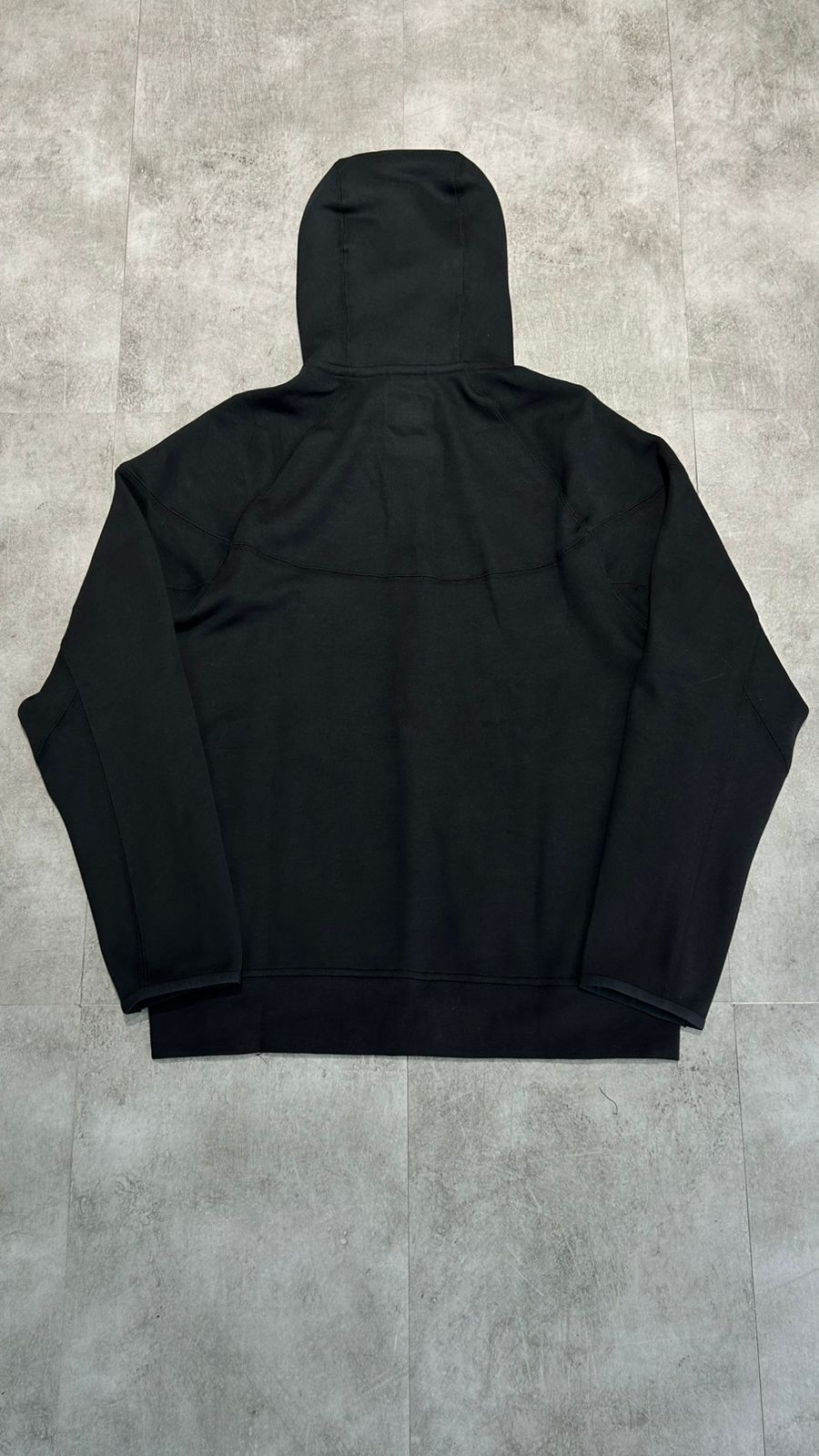 NIKE TECH