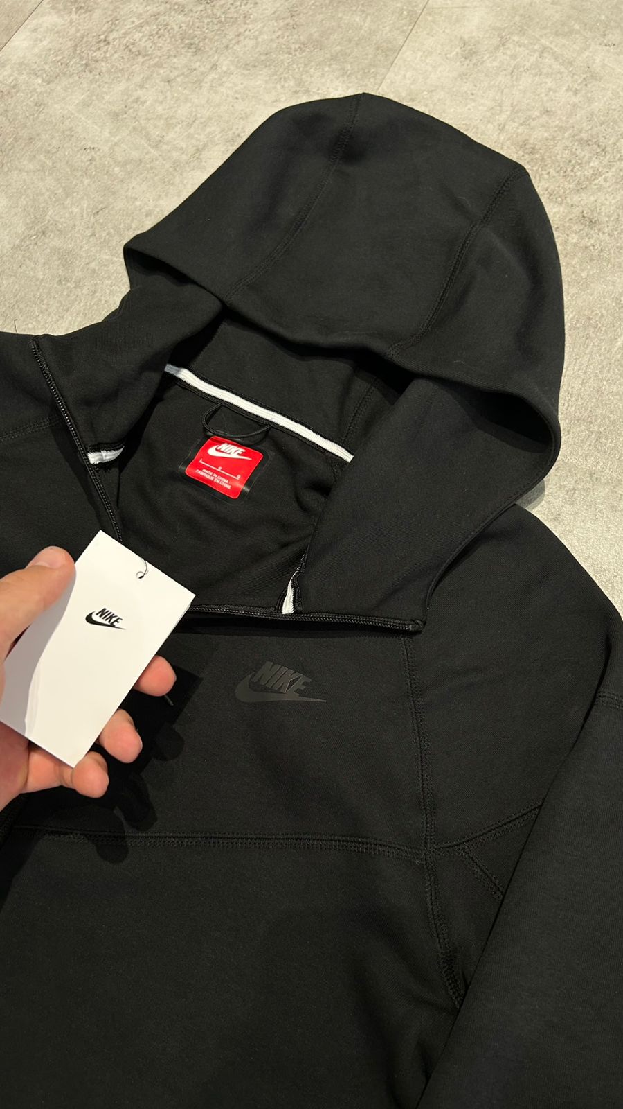 NIKE TECH
