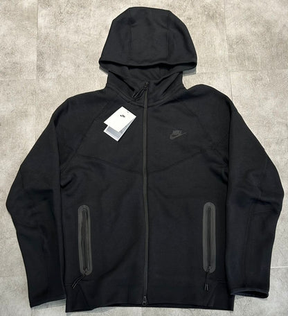NIKE TECH