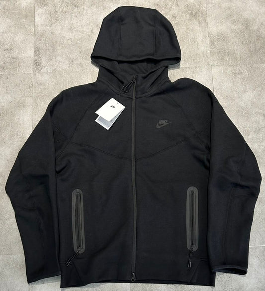 NIKE TECH
